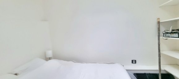 1 bedroom Apartment in Paris, France No. 169108 10