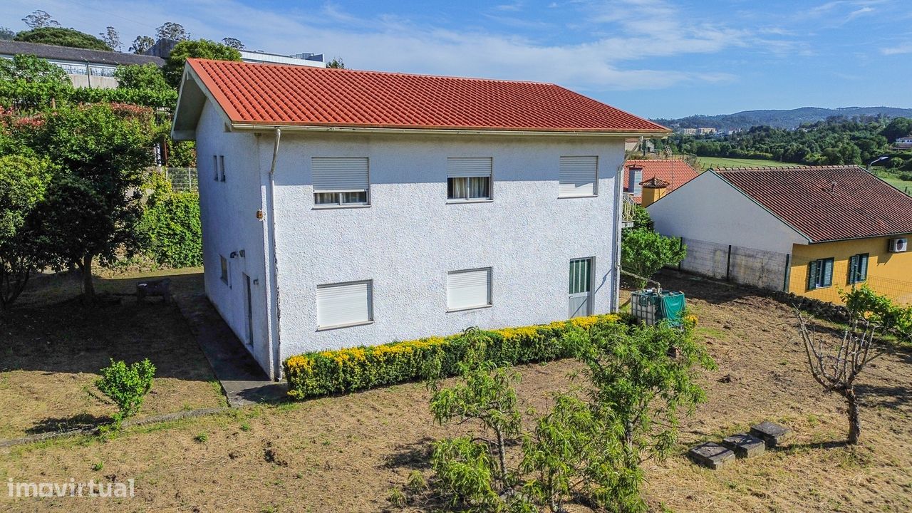 Casa de 3 dormitorios en Santo Tirso, Portugal No. 235170