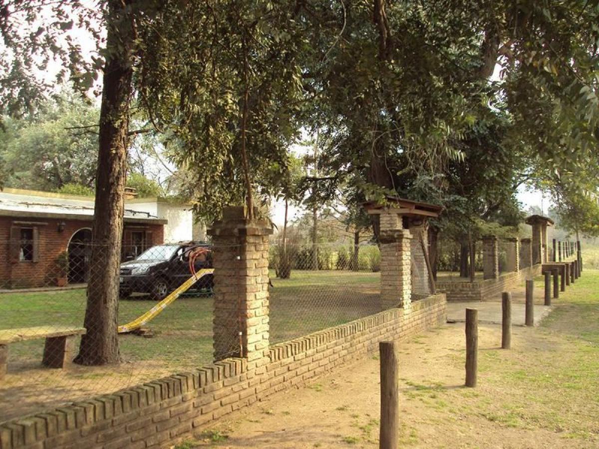 4 bedrooms House in Moreno, Argentina No. 65895