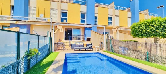 Casa de 3 dormitorios en Cabo Roig, Spain No. 183625 2