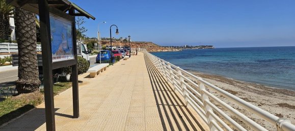 Casa de 3 dormitorios en Cabo Roig, Spain No. 183625 28