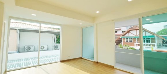 3 Schlafzimmer Cafe / Restaurant in Bangkok, Thailand, Nr. 3620 26