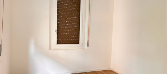 3 Schlafzimmer Wohnung in Parma, Italy, Nr. 330187 8