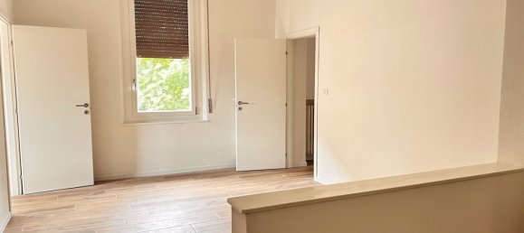 3 Schlafzimmer Wohnung in Parma, Italy, Nr. 330187 2