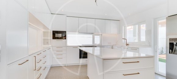 5 bedrooms Villa in Cascais, Portugal No. 92436 11