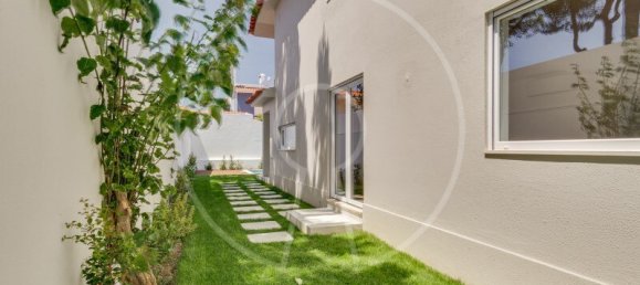 5 bedrooms Villa in Cascais, Portugal No. 92436 2