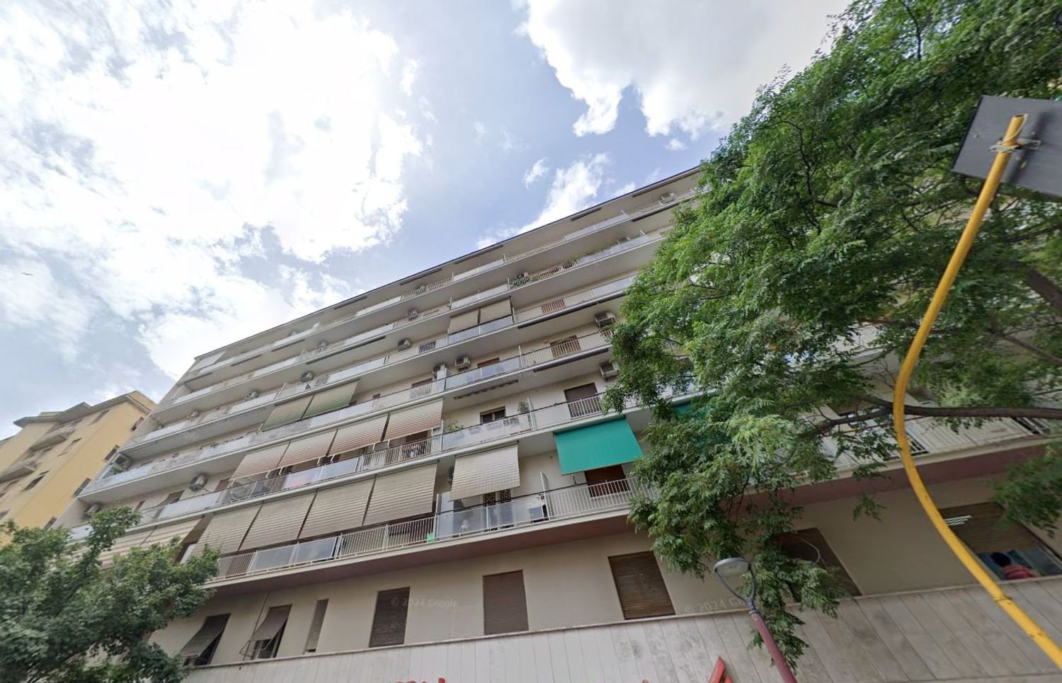 4 bedrooms Apartment in Rome, Italy No. 394094