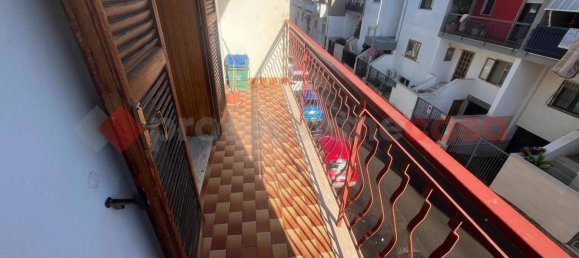 Apartamento de 2 dormitorios en Adelfia, Italy No. 170879 20