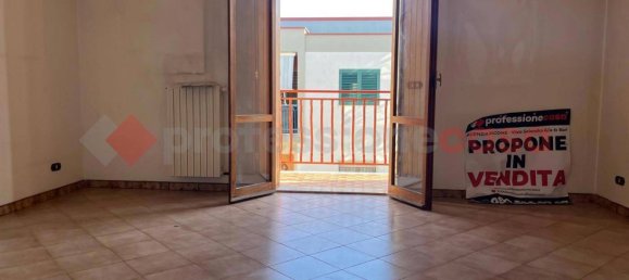 Apartamento de 2 dormitorios en Adelfia, Italy No. 170879 10