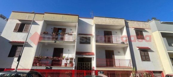 Apartamento de 2 dormitorios en Adelfia, Italy No. 170879 7