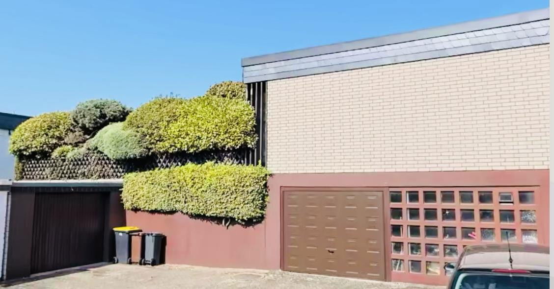 3 bedrooms Bungalow in Rhein-Sieg, Germany No. 234233