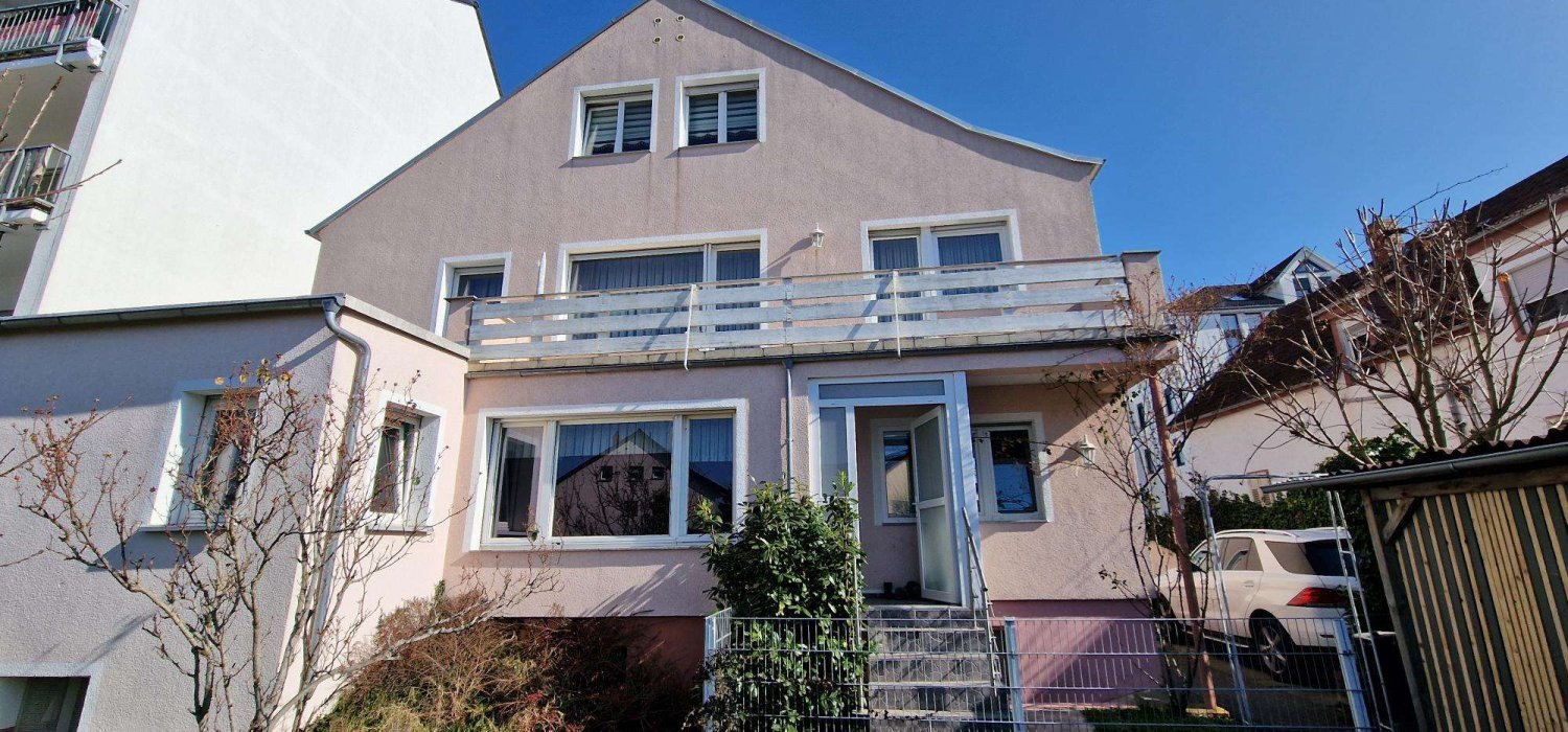 8 غرف نوم بناية في Offenbach, Germany رقم 259671