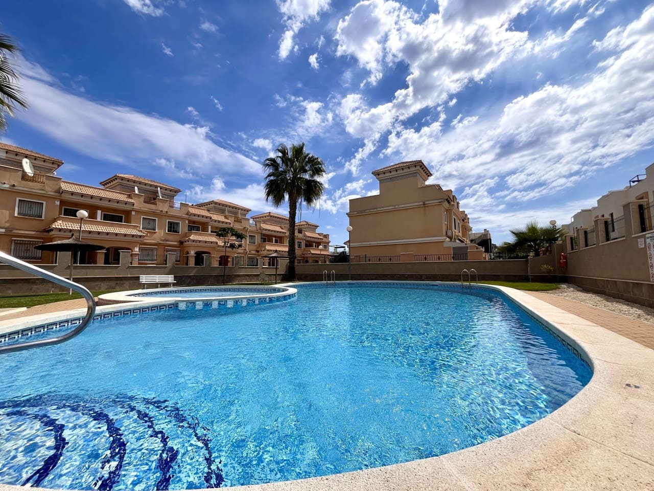 3 bedrooms Townhouse in Alicante, Spain No. 188031