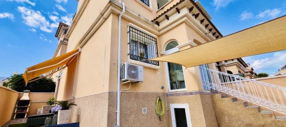 3 bedrooms Townhouse in Alicante, Spain No. 188031 2
