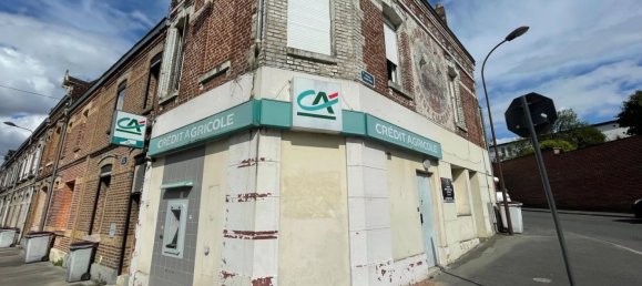 22m² Commercial property in Saint-Quentin, France No. 255729 2