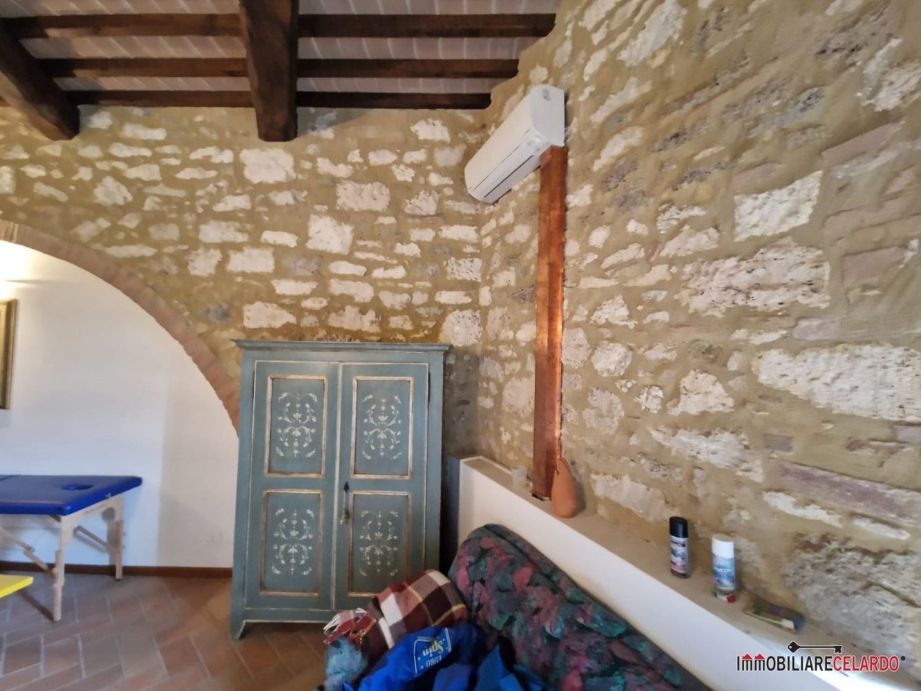 45m² Office in Colle di Val d'Elsa, Italy No. 145853