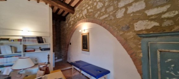 45m² Office in Colle di Val d'Elsa, Italy No. 145853 14