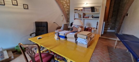 45m² Office in Colle di Val d'Elsa, Italy No. 145853 10