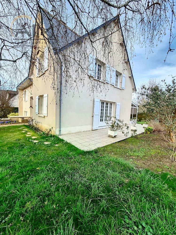 3 bedrooms House in Saint-Avertin, France No. 67872