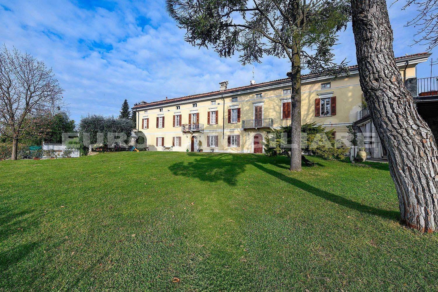 5 rooms Villa in Brescia, Italy No. 338765