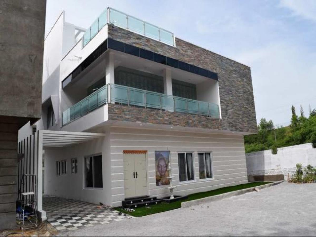 4 bedrooms House in Hyderabad, India No. 23075