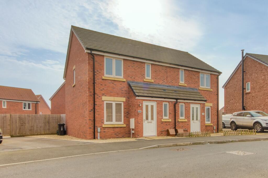 3 bedrooms House in Taunton, United Kingdom No. 13673