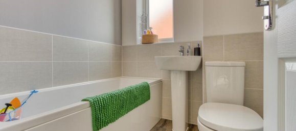 3 bedrooms House in Taunton, United Kingdom No. 13673 13