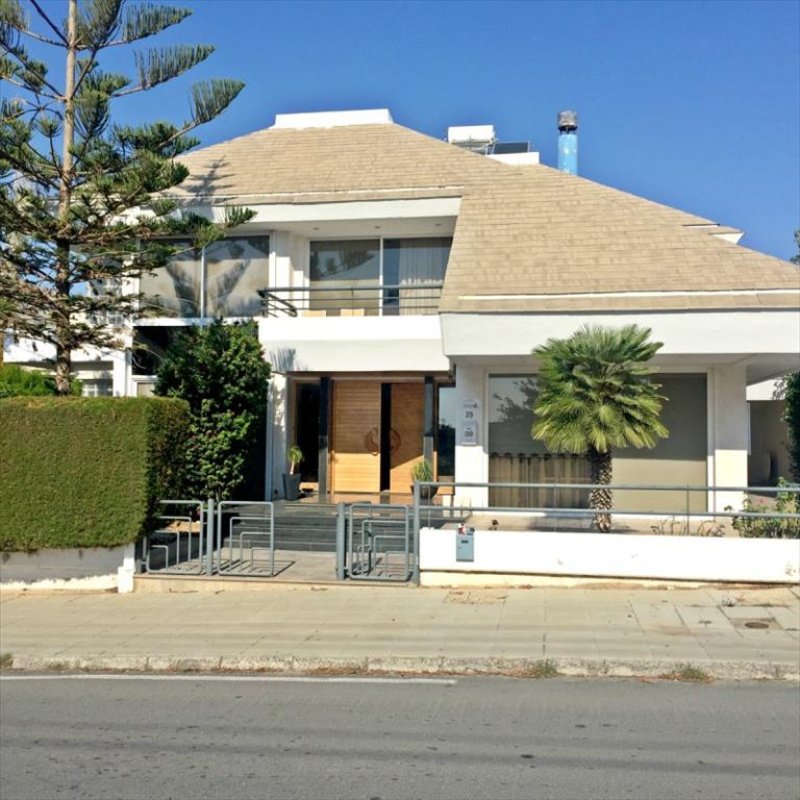 4 bedrooms Villa in Limassol, Cyprus No. 24912
