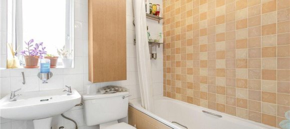 Apartamento T2 em Surrey, United Kingdom N.º 8588 7