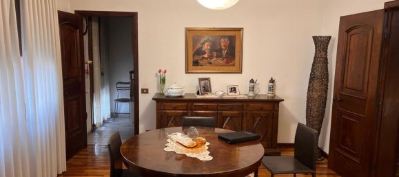 5 rooms Apartment in Reggio Emilia, Italy No. 70811 8