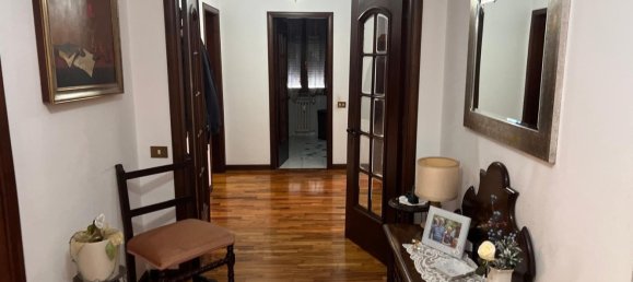 5 rooms Apartment in Reggio Emilia, Italy No. 70811 5