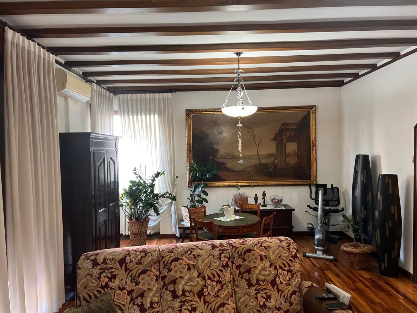5 rooms Apartment in Reggio Emilia, Italy No. 70811