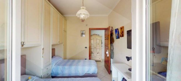 3-salle Appartement à Casandrino, Italy No. 22523 11