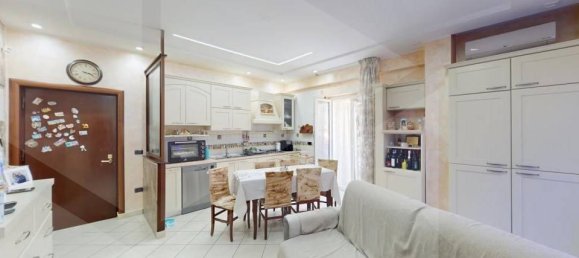3-salle Appartement à Casandrino, Italy No. 22523 2