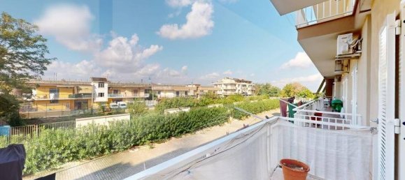 3-salle Appartement à Casandrino, Italy No. 22523 13