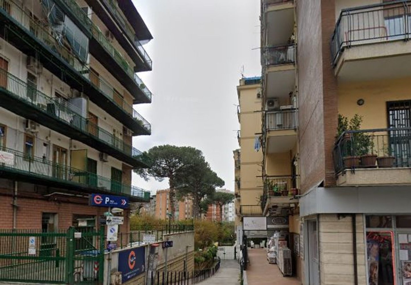 18m² Commercial property in Naples, Italy No. 176221