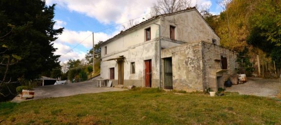 5 rooms House in Corridonia, Italy No. 146067 4