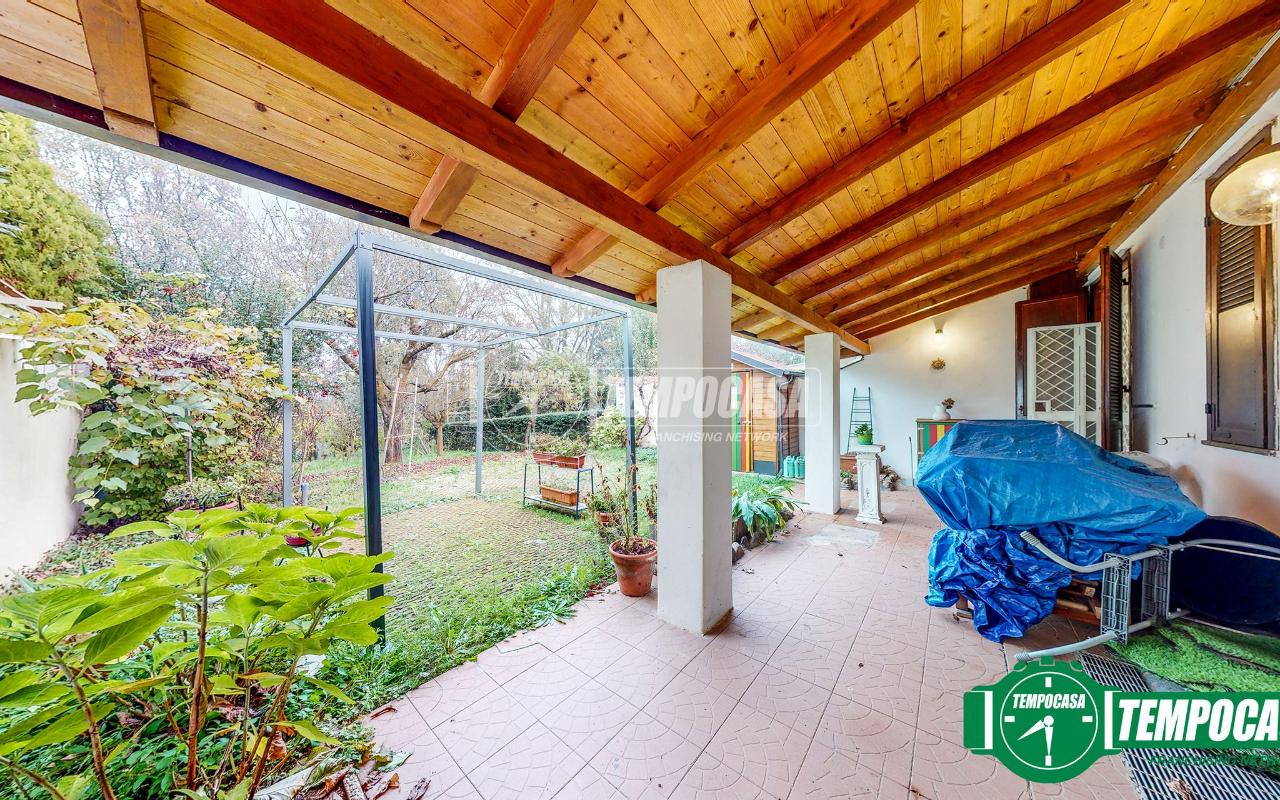 Квартира с 3 комнатами в Пастурана, Италия № 164190