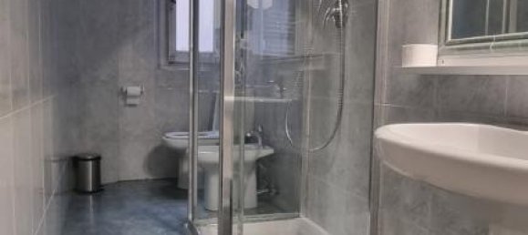 5 rooms Apartment in Florence, Italy No. 32970 5