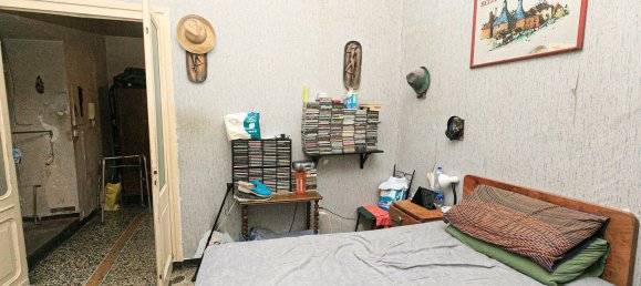 4 Schlafzimmer Wohnung in Genoa, Italy, Nr. 349418 4