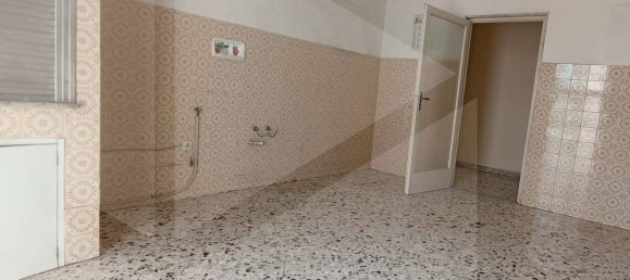 Apartamento de 2 dormitorios en Corato, Italy No. 19432 9