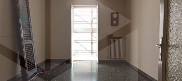 Apartamento de 2 dormitorios en Corato, Italy No. 19432 2