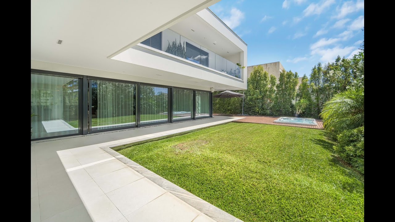 4 bedrooms House in Cascais, Portugal No. 335580