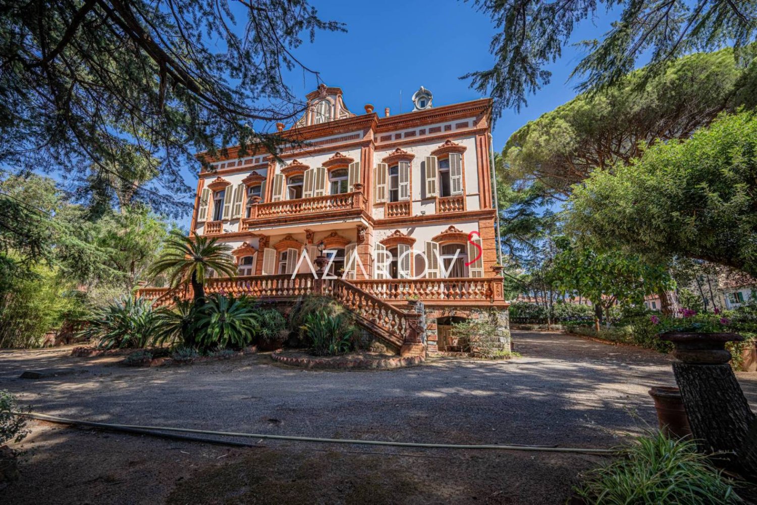9 bedrooms Villa in Taggia, Italy No. 235337