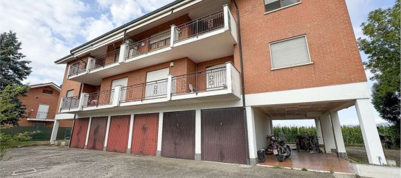 3 bedrooms Apartment in Chieri, Italy No. 327689 4