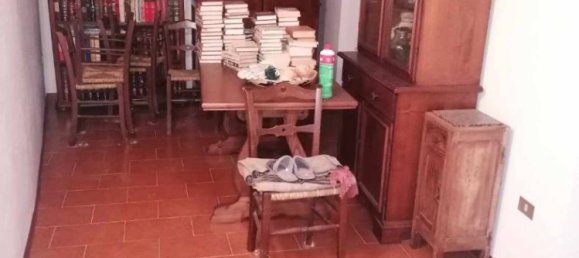 2 bedrooms House in Carrara, Italy No. 291717 3