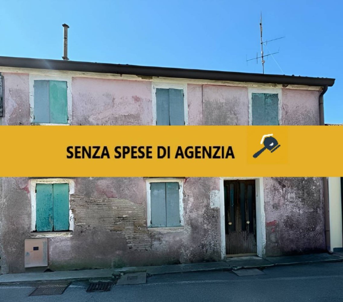 Casa de 2 dormitorios en Cavarzere, Italy No. 259269