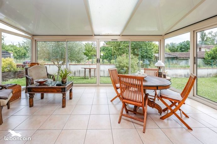 Casa de 4 dormitorios en Gaillac, France No. 311432