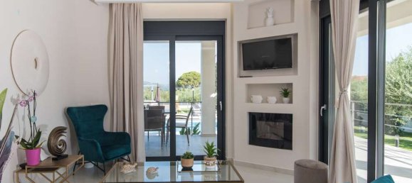 8 غرف نوم عقار تجاري في Zakynthos, Greece رقم 693 17