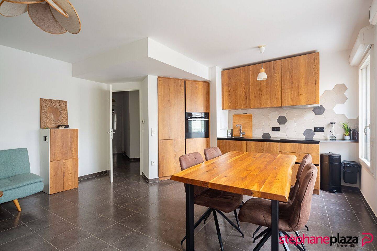 Apartamento de 2 dormitorios en Bezons, France No. 129402